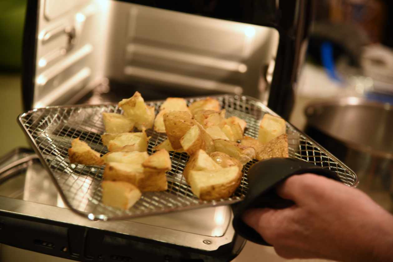 Air Fryers Give Off Less Heat and Use Less Energy Than an Oven